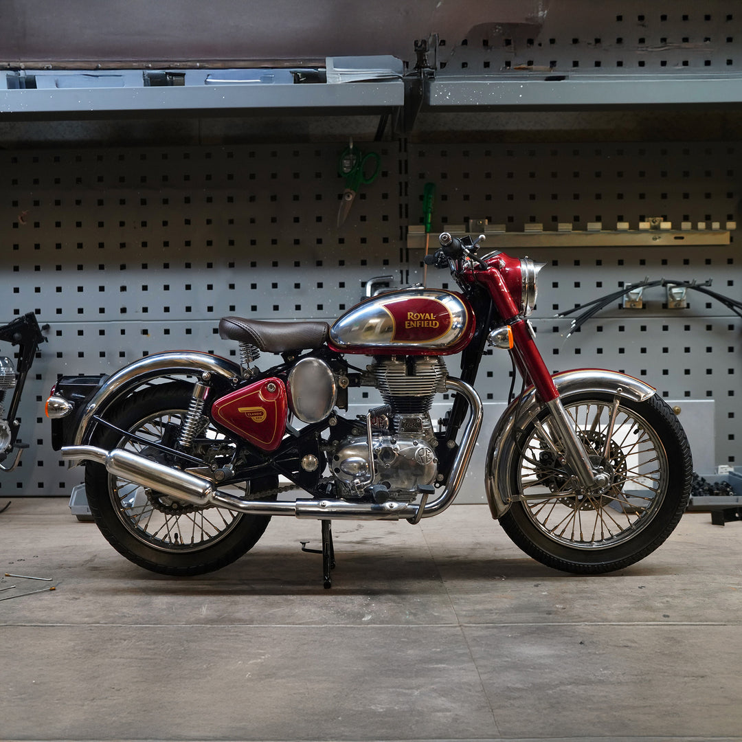 Model: 1:3 Scale Royal Enfield Classic Motorcycle in Chrome Royal Maroon