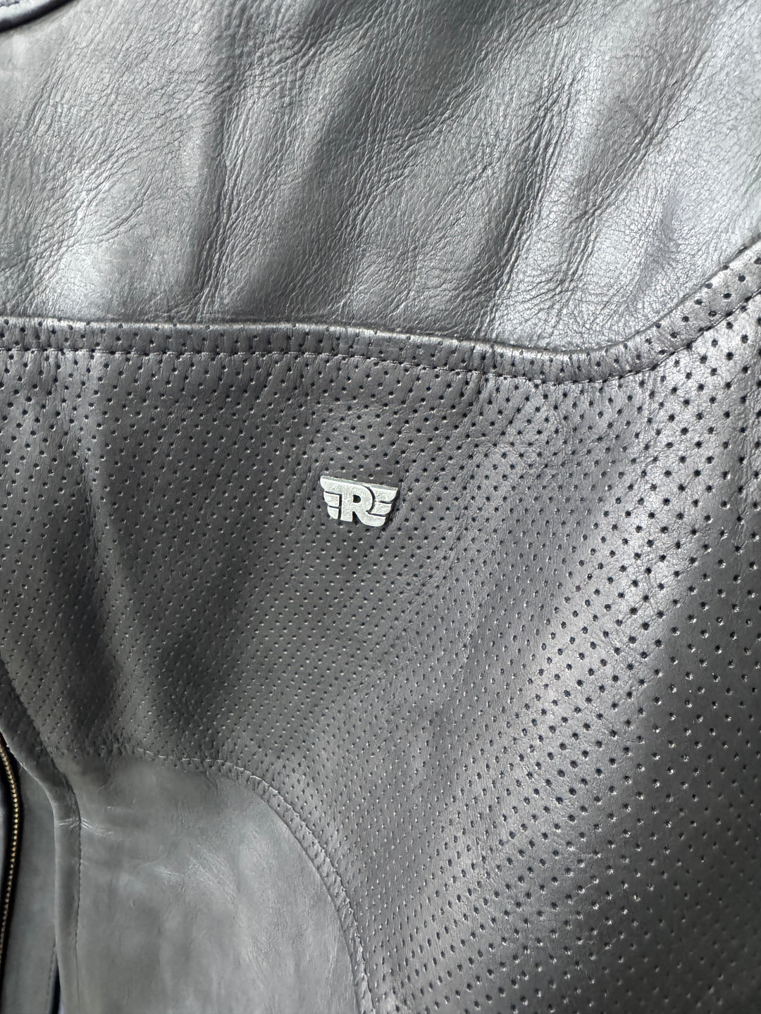 Jacket: Classic Leather Jacket (Black)