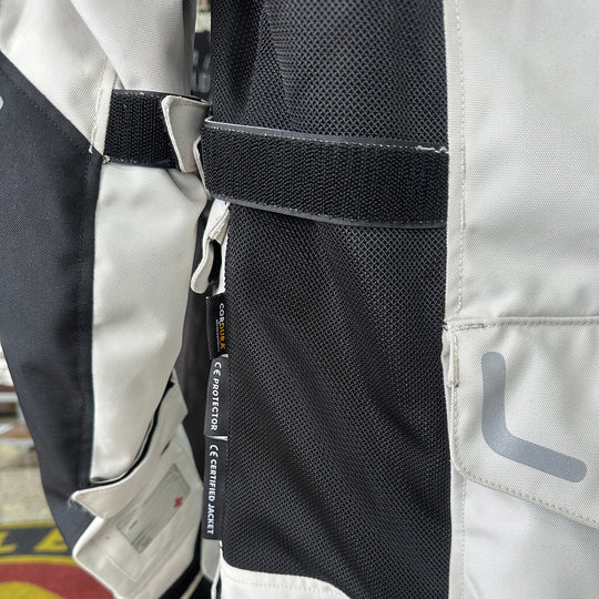 Jacket: CrossRoader Jacket (Light Gray)